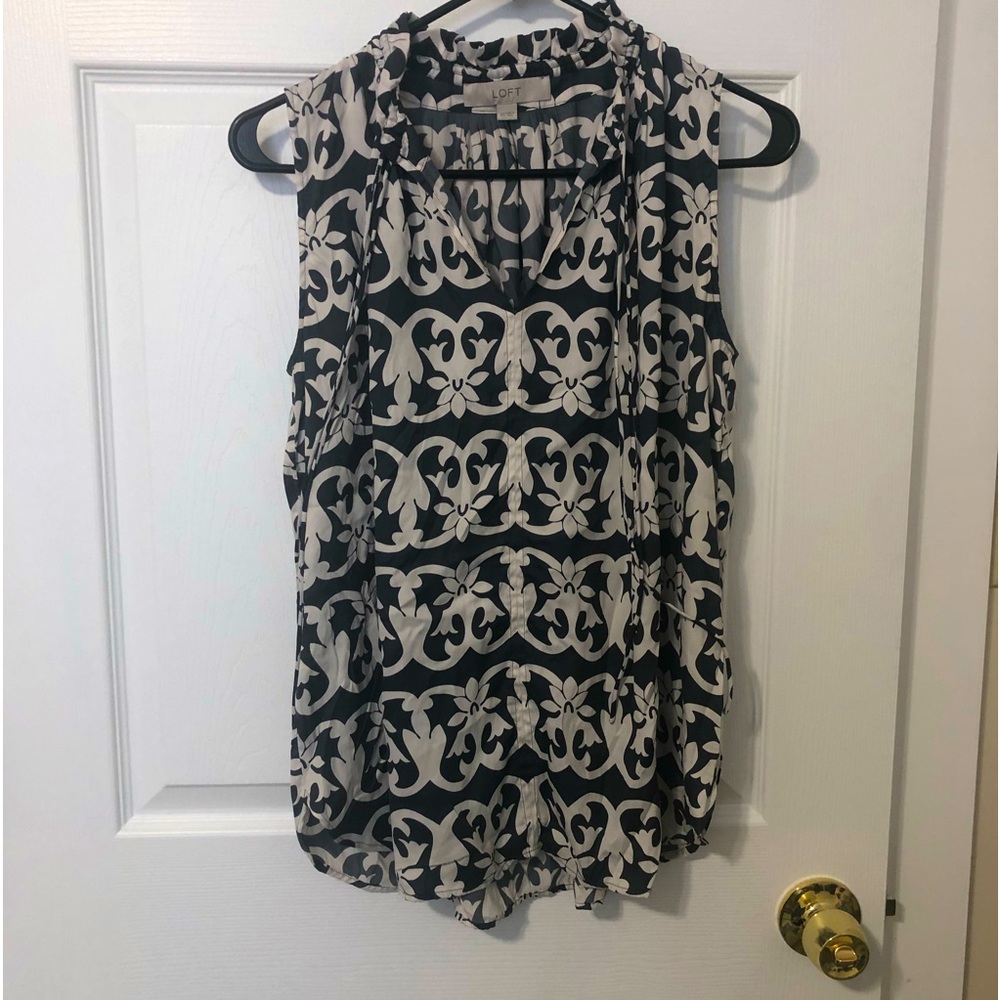 LOFT sleeveless damask blouse